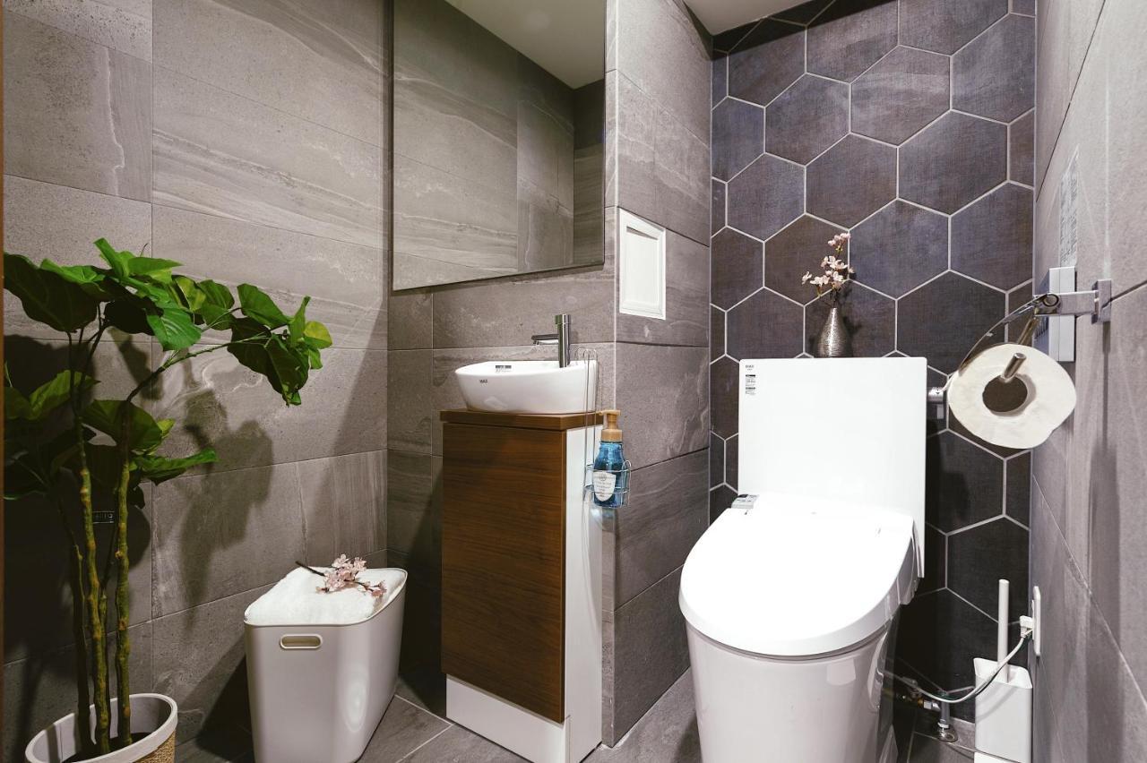Cherry Blooming Tokyo- All Suite Boutique Hotel 东京伊樱里-中央区全套房艺术酒店 Ngoại thất bức ảnh